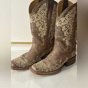 Corral Tan Heeled boots western